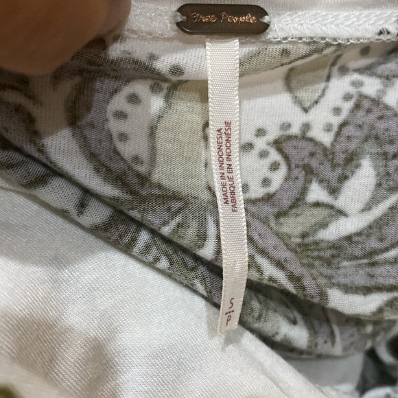 Free People Maui Wowie Palm Print Shirt Size S Surplice Neckline Poncho Sleeves - Picture 12 of 14